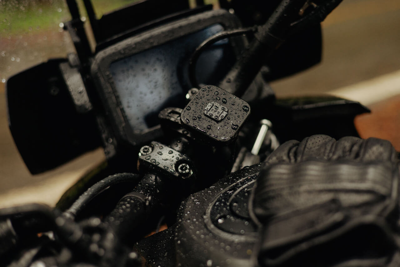 Link to <p>Sleek aesthetics, rugged build.</p>
