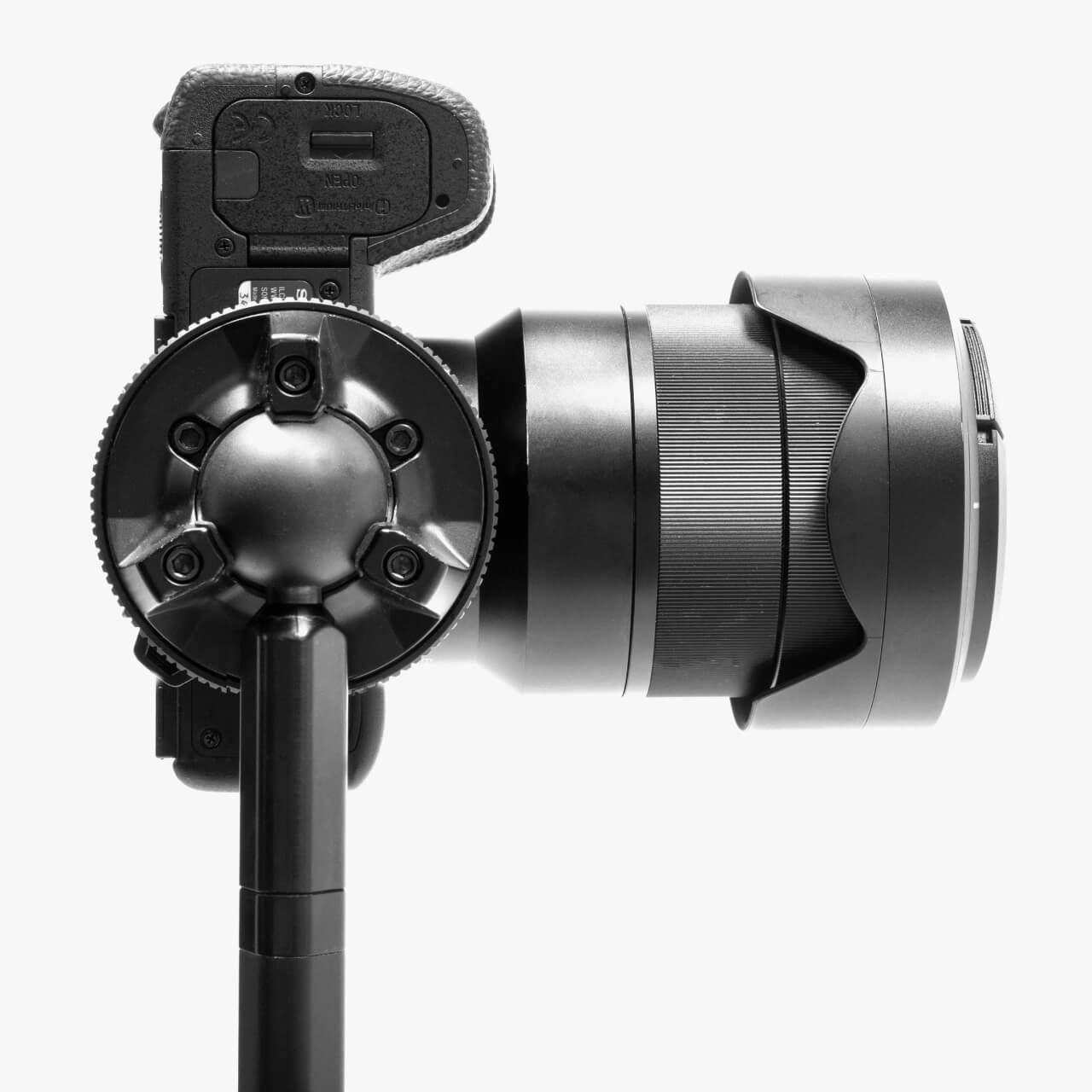 Link to <p>Ergonomic ball head.</p>